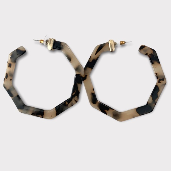 EARRINGS | Acrylic Cheetah Hoops - Picture 2 of 2